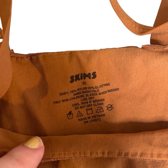 NWT SKIMS Tan Everyday Sculpt Open Bust Catsuit Shapewear Bodysuit Size XS - Picture 3 of 5